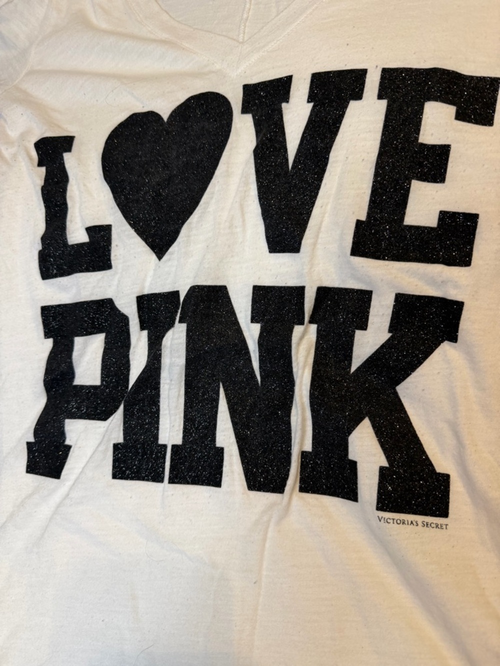 Y2K Victoria’s Secret LOVE PINK White V-Neck Tee with Black Glitter Graphic - Picture 2 of 5